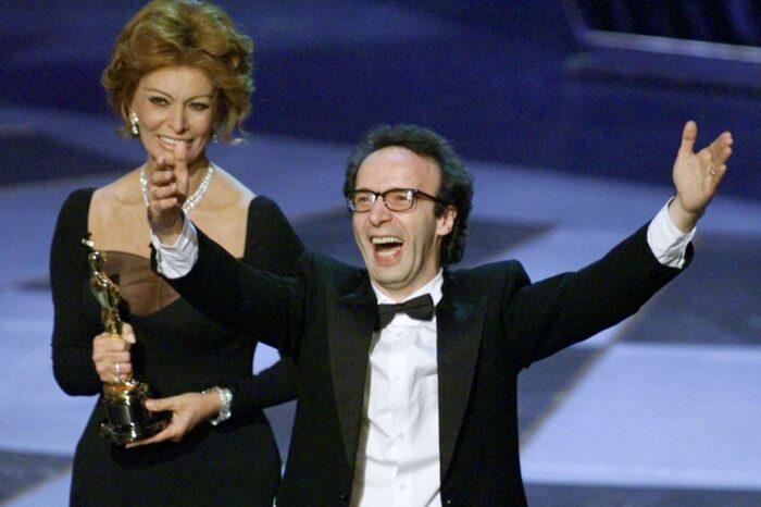21/03/1999, Roberto Benigni è sul tetto del mondo: "La vita è bella" trionfa agli Oscar