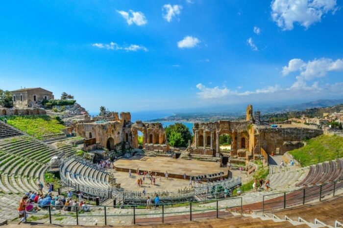 La grande lirica torna al Teatro Antico di Taormina, si parte con la Cavalleria Rusticana
