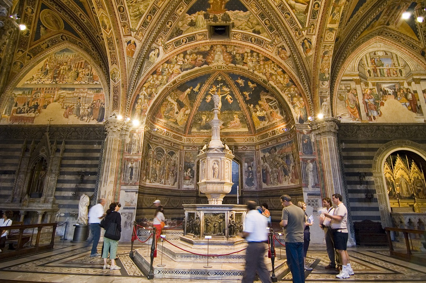 Battistero di Siena: quasi concluso il restauro del fonte battesimale