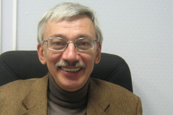 Condannato a due anni e mezzo l'attivista Oleg Orlov, vincitore del Nobel per la pace