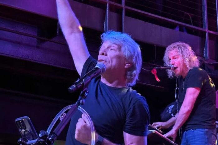 Jon Bon Jovi, l'eroe che ha salvato una donna dal tentativo di suicidio - [video]