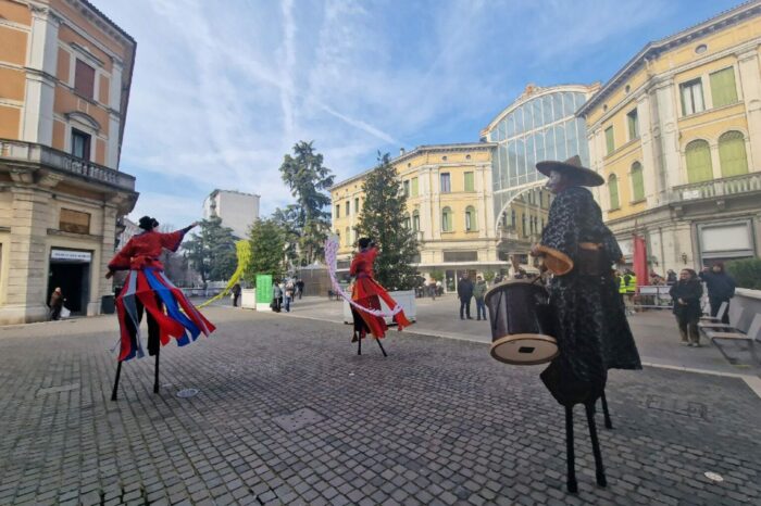 Al via il Carnevale di Venezia, ammessi solo coriandoli plastic free: “Qui non è Disneyland”